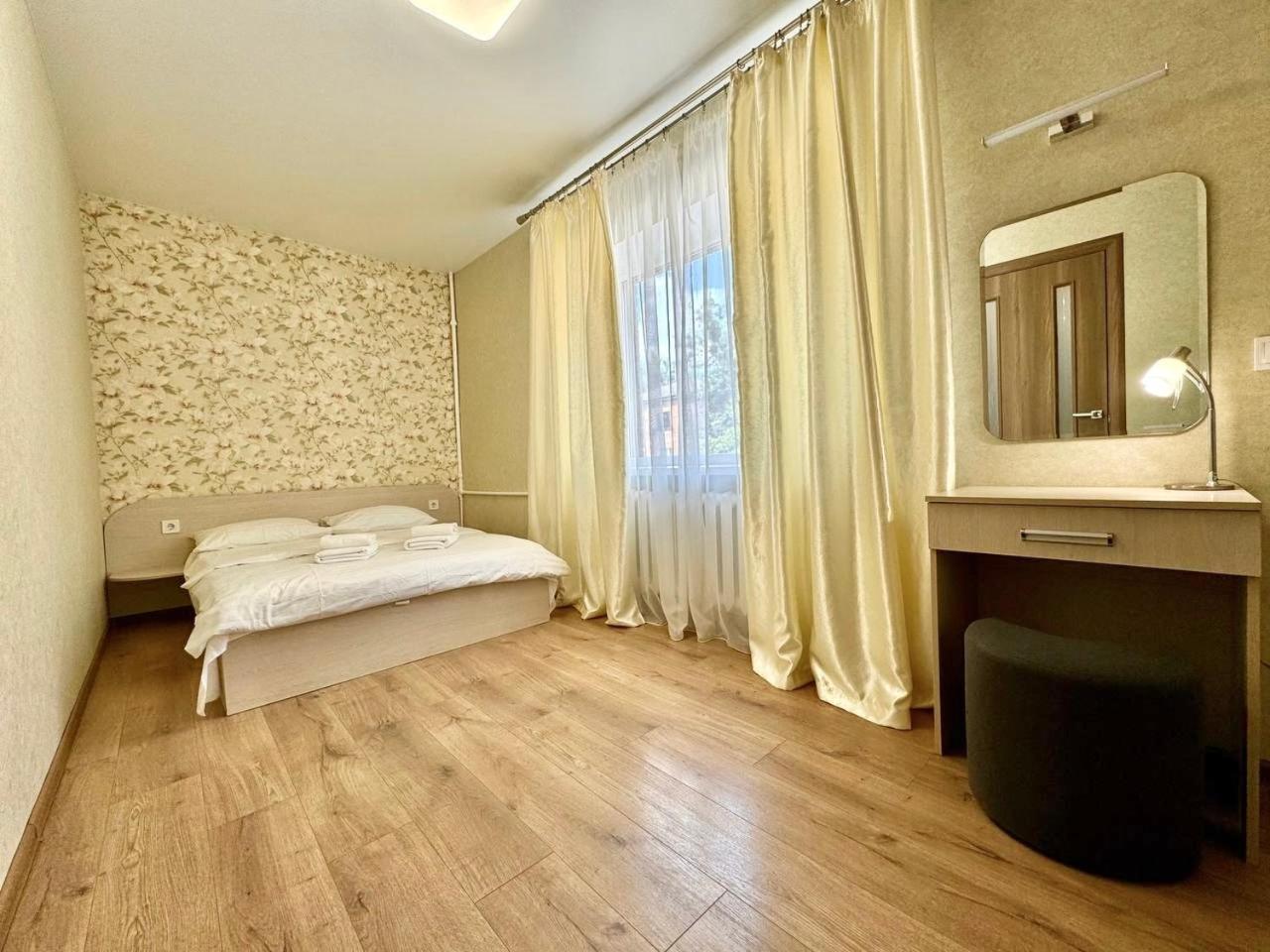 Apartpoltava Витончені Апартаменти Біля Лялькового Театру, Звітна Документація Для Відрядження, Банківський Чек Exterior foto